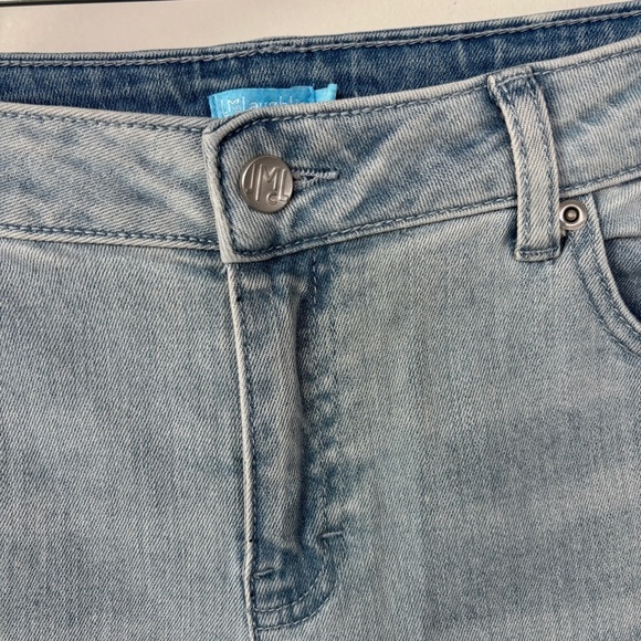 J. McLaughlin Light Wash Straight Leg Jeans Size 10 - Picture 4 of 7